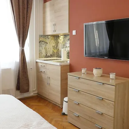 Mia Apartman